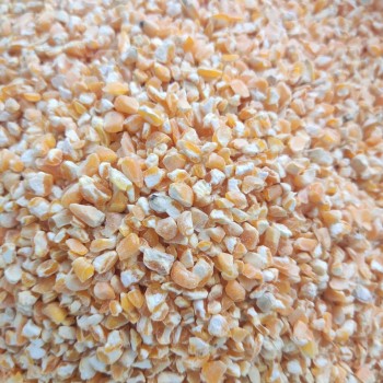 Premium Yellow Cracked Corn (Broken Corn) – 20kg Bag | High-Energy Feed for Poultry, Chickens, Ducks, Turkeys, Pigeons, Doves, Parrots, Budgies, Finches, Wild Birds, Rabbits, Horses, Goats, Sheep, Cattle, Deer & Small Animals