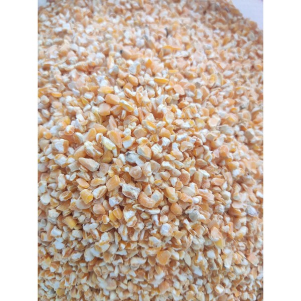 Premium Yellow Cracked Corn (Broken Corn) – 1kg Bag | High-Energy Feed for Chickens, Ducks, Turkeys, Pigeons, Doves, Parrots, Budgies, Finches, Wild Birds, Rabbits, Horses, Goats, Sheep, Cattle, Deer & Small Animals